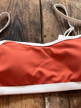 Geode Swimwear Coral Ribbed Bikini Top with White Trim L
